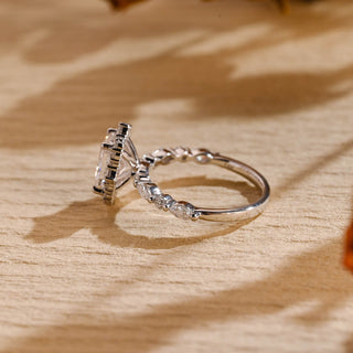 Anillo de compromiso con halo de diamantes de moissanita de talla radiante de 1,0 CT a 2,0 CT