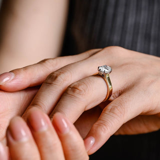 Bague de fiançailles à bande épaisse avec diamants en moissanite taille ovale de 1,50 ct à 2,50 ct