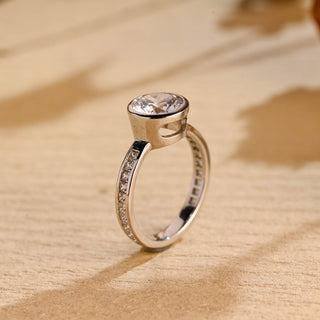 Bague de fiançailles avec diamants Moissanite taille ronde sertis clos de 1,50 ct à 2,50 ct