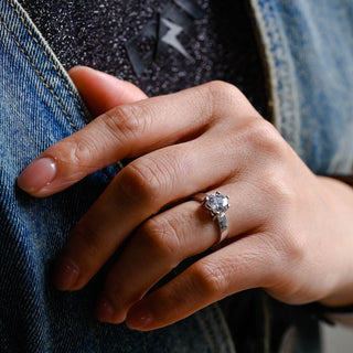 Bague de fiançailles à bande épaisse avec diamants en moissanite taille cœur de 1,0 à 2,0 ct