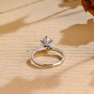 Anillo de compromiso con halo oculto de diamantes de moissanita de talla corazón de 1,0 CT a 2,0 CT