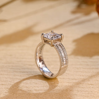 Anillo de compromiso pavé exclusivo con diamantes de moissanita de talla princesa de 1,0 CT a 2,0 CT