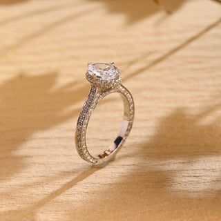 Bague de fiançailles en diamants pavés sur trois côtés avec moissanite à taille ovale de 1,0 à 2,0 ct