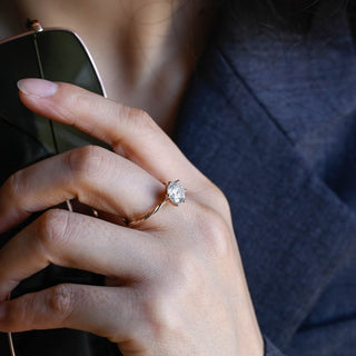 Bague de fiançailles en diamant torsadé en moissanite à taille ronde de 2,0 à 3,0 ct