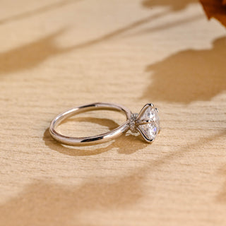 Anillo de compromiso con halo oculto de diamantes de moissanita de talla corazón de 1,0 CT a 2,0 CT