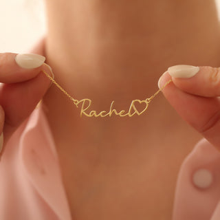 Collar personalizado con nombre y corazón bañado en oro para ella 