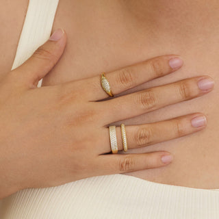 Alianza de boda apilable con diamantes pavé 