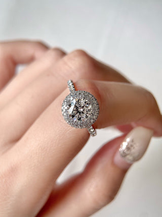 Anillo de compromiso con doble halo de diamantes de moissanita de talla redonda de 1,0 CT a 2,0 CT