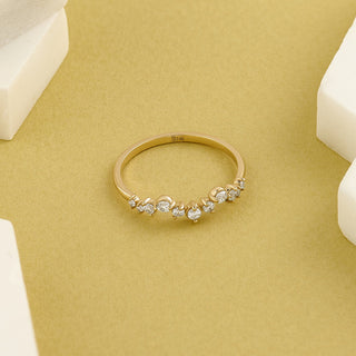 Anillo de bodas apilable de media eternidad con diamantes de talla redonda para mujer