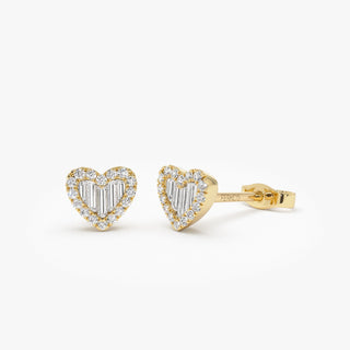 Pendientes de corazón con diamantes de talla baguette y redonda, perfectos para regalar