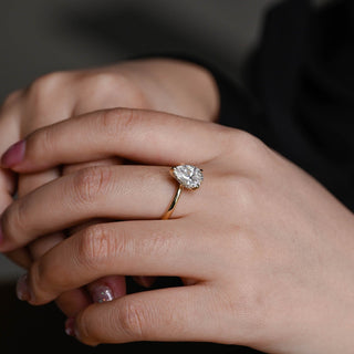 Bague de fiançailles avec halo caché en diamant et moissanite taille poire de 1,50 à 2,50 ct