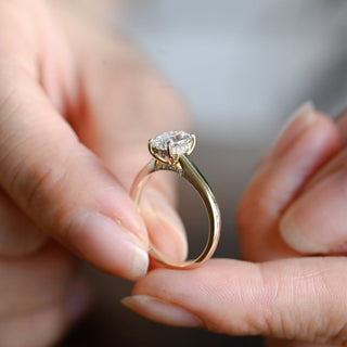 Bague de fiançailles avec halo caché en diamant Moissanite taille coussin allongé de 1,0 à 3,0 ct