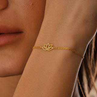 Bracelet fleur de lotus en diamant taille ronde pour femme