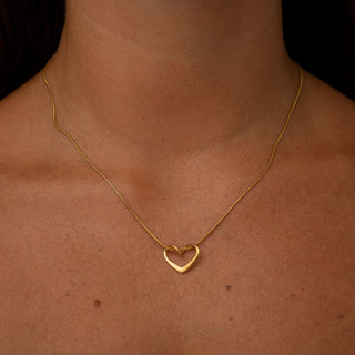 Collar de oro de 18 quilates con colgante de corazón para mujer