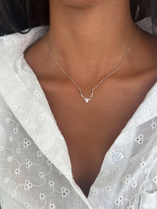 Collier avec pendentif en forme de bois de cerf et diamant taille poire pour femme