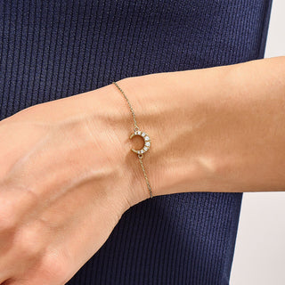 Pulsera de luna con diamantes de talla redonda para mujer