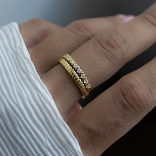 Bague d'éternité unique avec diamants taille ronde pour elle