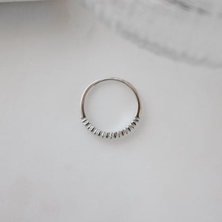 Bague d'éternité unique avec diamants taille ronde pour elle