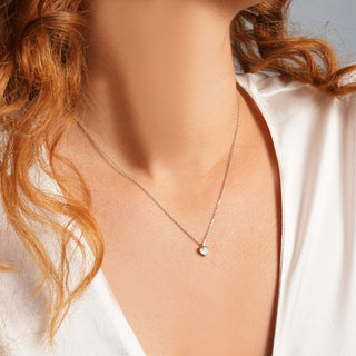 Collier avec pendentif en forme de cœur et serti de diamants pour elle