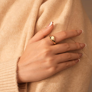 Anillo con sello ovalado chapado en oro de 14 quilates, regalo de Navidad para mujer