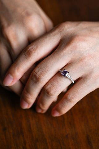 Bague de fiançailles en grappe de diamants en moissanite taille Asscher violette de 1,0 à 2,0 ct