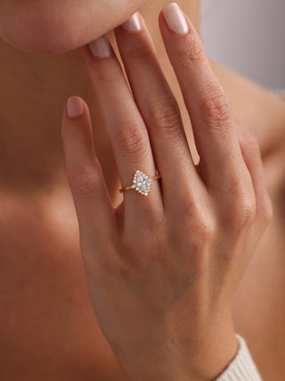 Anillo de compromiso con halo de diamantes de moissanita de talla marquesa de 1,0 CT a 2,0 CT