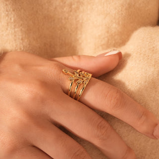 Anillo de bodas con capas de hojas de olivo y diamantes de talla redonda para ella