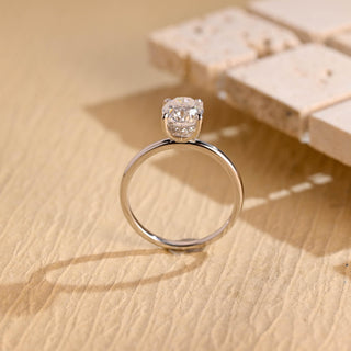 Bague de fiançailles avec halo caché de diamants en moissanite à taille ovale de 1,50 ct à 2,50 ct