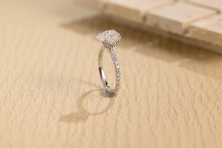 Anillo de compromiso con diamante único de moissanita de talla pera de 2,0 CT a 3,0 CT