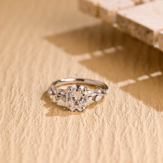 Anillo de compromiso inspirado en la naturaleza con diamante moissanita de talla ovalada de 1,50 ct a 2,50 ct