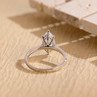 Anillo de compromiso con halo oculto de diamantes de moissanita de talla marquesa de 1,50 ct a 2,50 ct