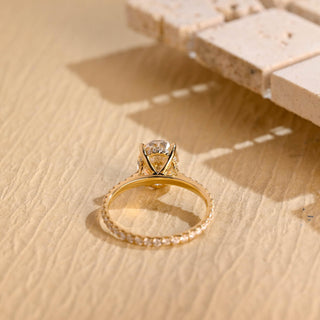 Anillo de compromiso con halo oculto de diamantes de moissanita de talla ovalada de 1,50 ct a 2,50 ct