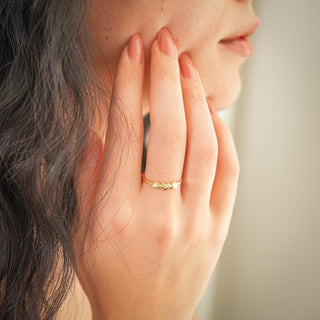 Anillo liso de tres corazones en oro macizo de 14 k para mujer