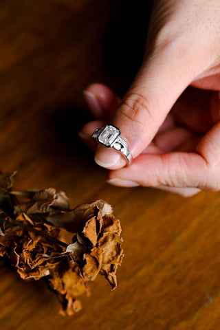 Bague de fiançailles avec grappe de diamants en moissanite taille émeraude de 1,0 à 2,0 ct