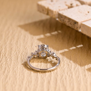 Anillo de compromiso inspirado en la naturaleza con diamante moissanita de talla ovalada de 1,50 ct a 2,50 ct