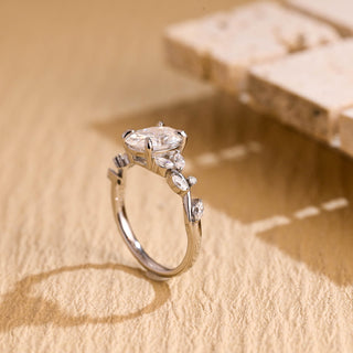 Anillo de compromiso inspirado en la naturaleza con diamante moissanita de talla ovalada de 1,50 ct a 2,50 ct