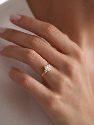 Anillo de compromiso con diamantes en racimo de moissanita de talla marquesa de 1,0 CT a 2,0 CT