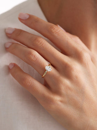 Bague de fiançailles avec diamant solitaire en moissanite taille ovale de 1,0 à 2,0 ct