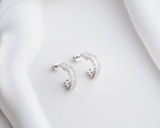 Boucles d'oreilles à tige en forme de cœur avec diamants taille radiante pour femmes