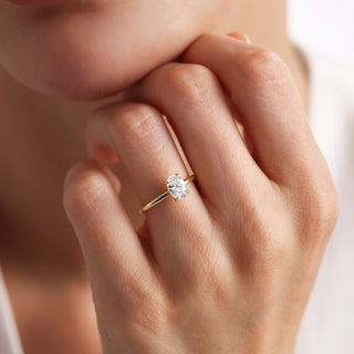 Anillo de compromiso con diamante solitario de moissanita de corte ovalado de 1,0 CT a 2,0 CT