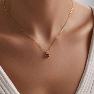 Collier personnalisé avec pierre de naissance en forme de petit cœur, cadeau pour elle