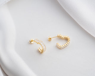 Boucles d'oreilles à tige en forme de cœur avec diamants taille radiante pour femmes