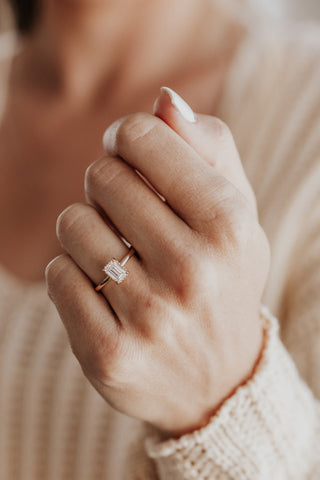 Bague de fiançailles avec solitaire en diamant émeraude F-VS1 de 1,0 CT à 3,0 CT