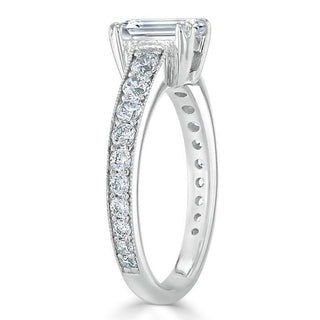 Bague de fiançailles solitaire en moissanite taille émeraude de 0,75 ct