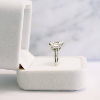 2.75CT Emerald Cut Moissanite Trapezoid Diamond Engagement Ring - ELITE CARAT