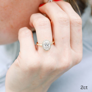 Bague de fiançailles avec halo de diamants en moissanite ovale sertie cathédrale de 2,0 ct pour elle