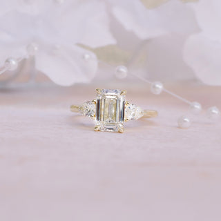 Bague de fiançailles solitaire en diamant et moissanite à trois pierres taille émeraude de 2,0 ct