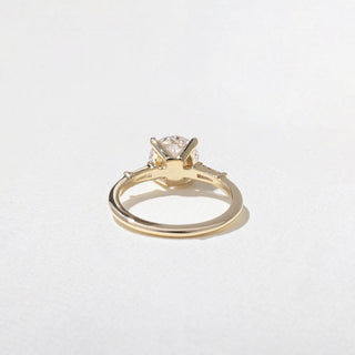 Bague de fiançailles à trois pierres avec diamants ronds G/VS1 CVD de 1,74 ct