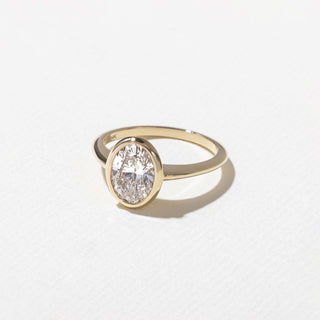 Bague de fiançailles solitaire avec lunette en diamant ovale G/VS1 CVD de 1,52 ct