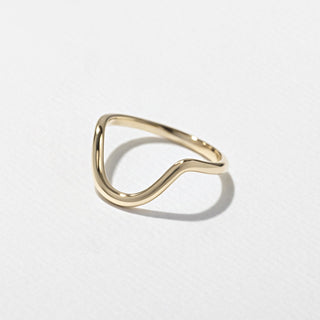 Classic Curve Plain Yellow Gold Wedding Band